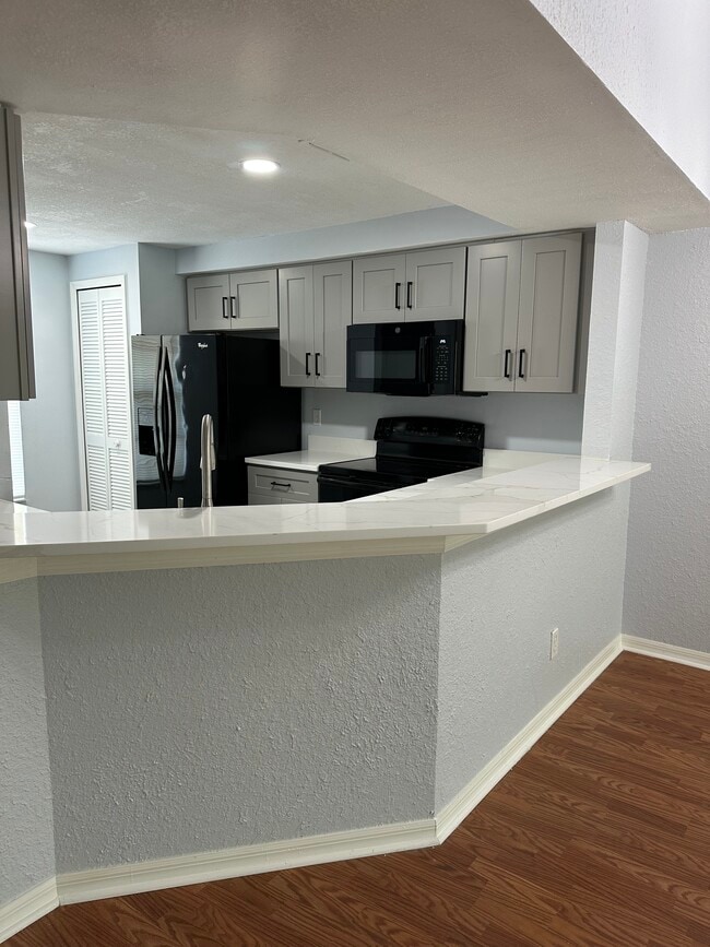 Photo - 9600 Victoria Ln Unit c305