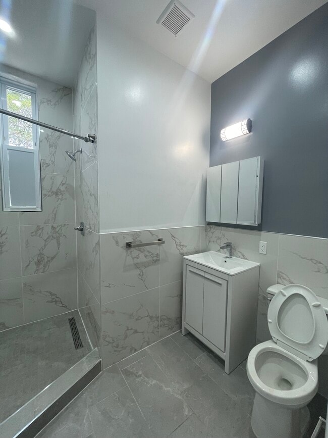Photo - 222 Primrose Ave