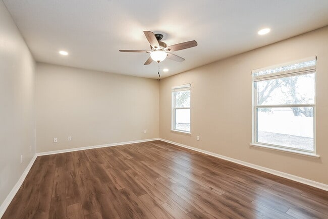 Photo - 7545 Sloewood Dr