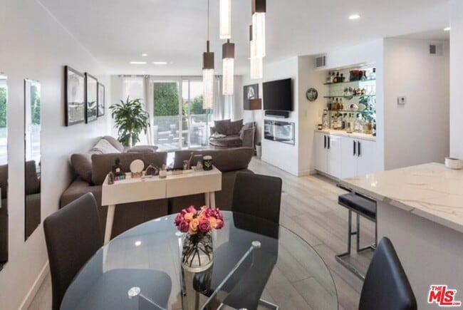 Building Photo - 8535 W Knl Dr Unit 212