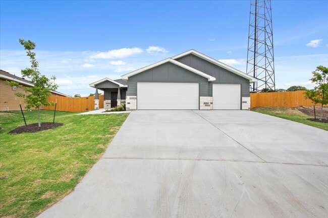Building Photo - 797 Freedom Cir