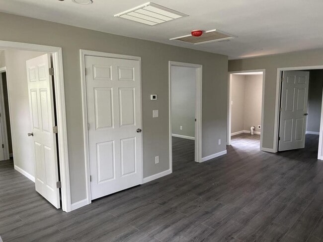 Photo - 246 Hilltop Ave SW