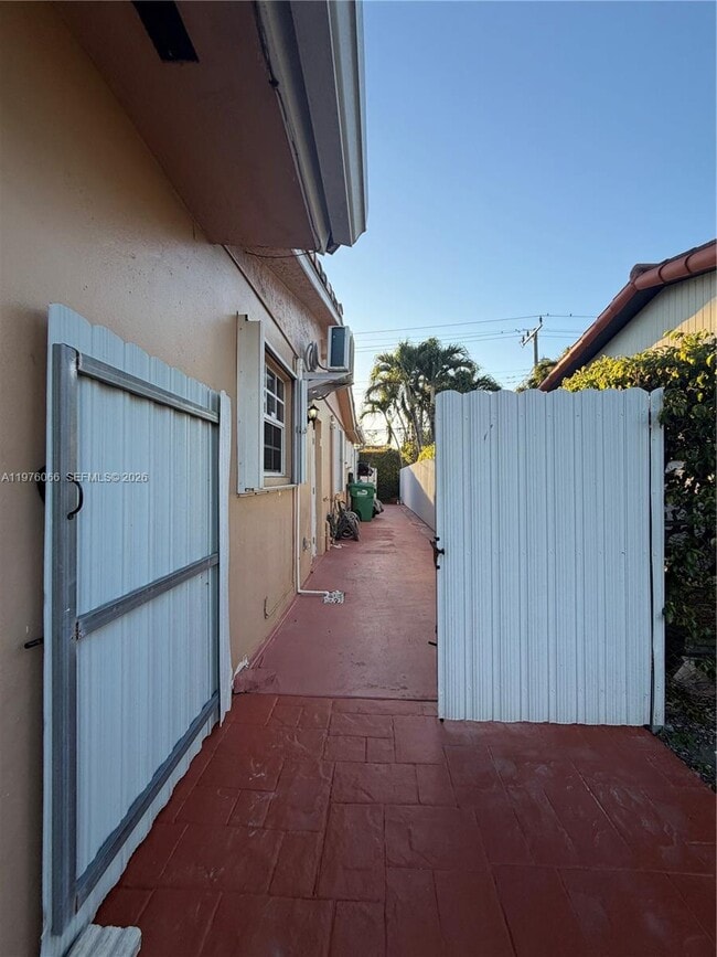 Photo - 2620 SW 92nd Pl