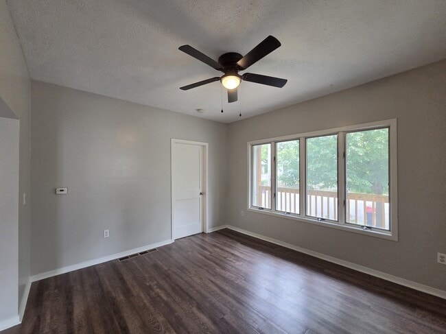 Photo - 147 Indiana Ave SW