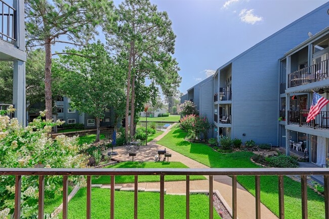 Building Photo - 12500 Melville Dr Unit 123C