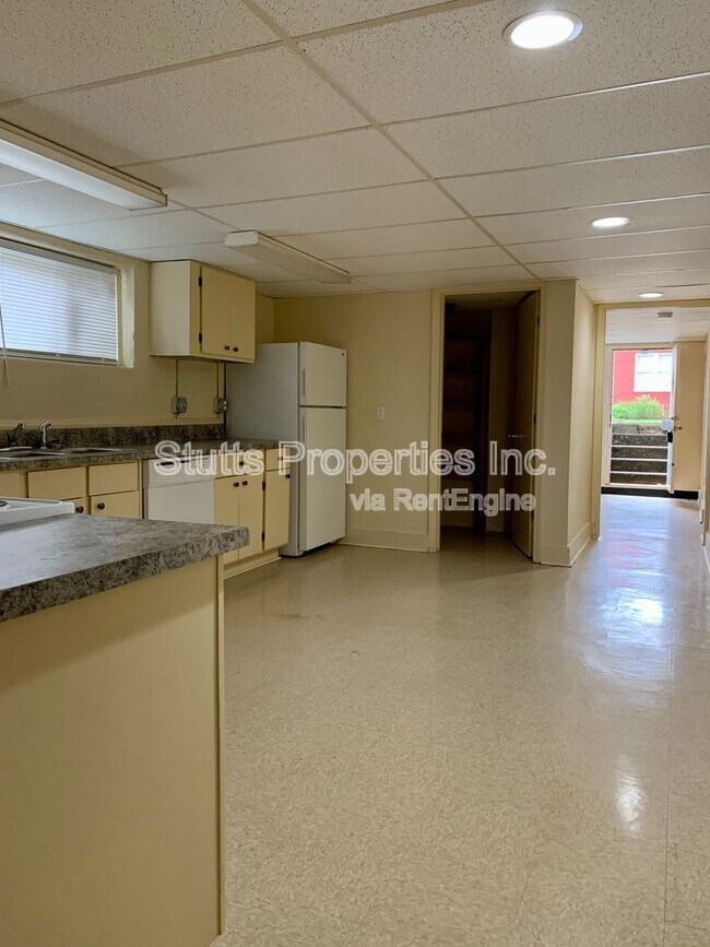 Photo - 402 W Tombigbee St Unit B