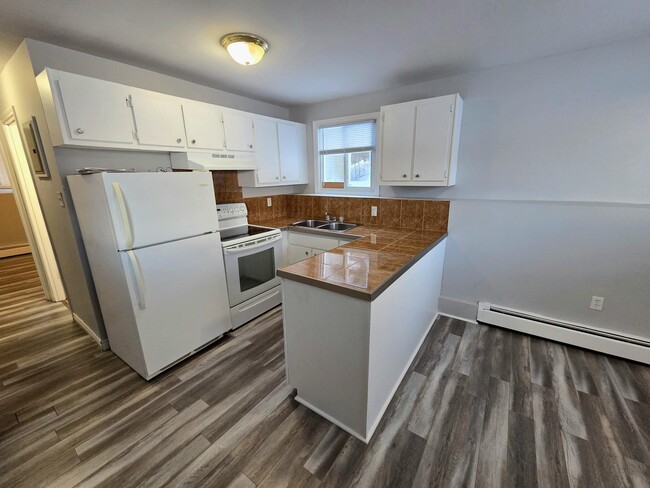 Building Photo - 1030 Magee Pl Unit 1