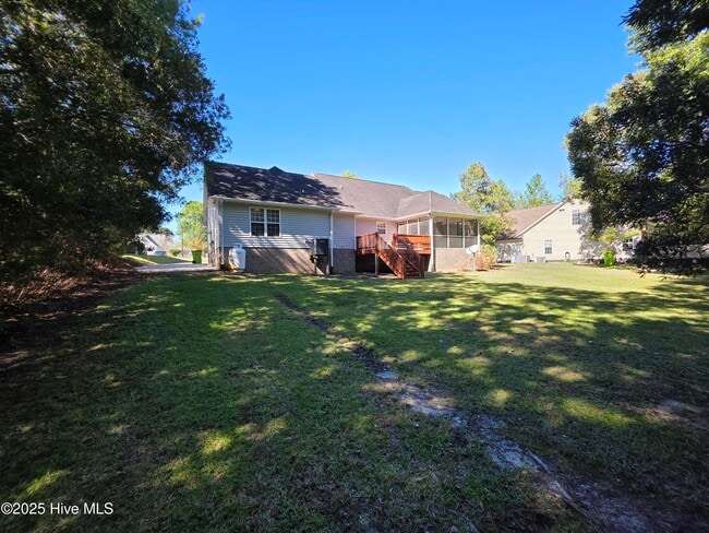 Photo - 345 Farina Dr