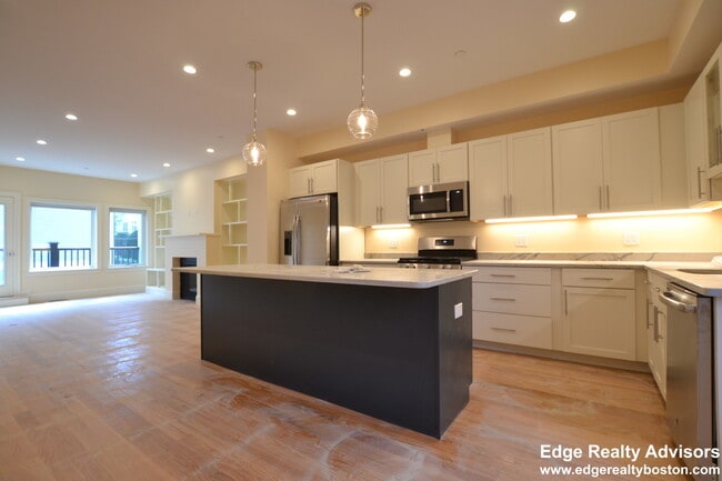 Photo - 140 Tremont St