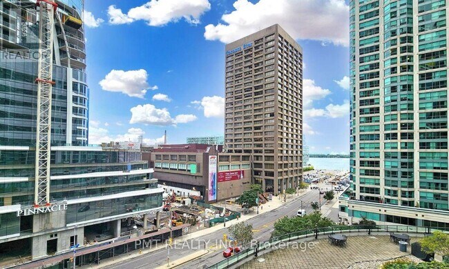 Photo - 16 Yonge St Unité 910