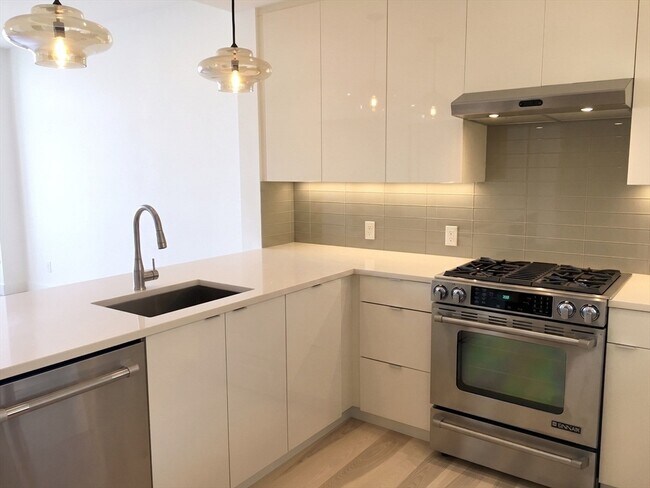 Photo - 32 Traveler St Unit 613