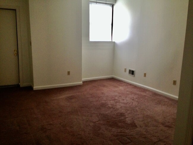 Photo - 104 S 18th St Unit 104 s 18th 1 bed room