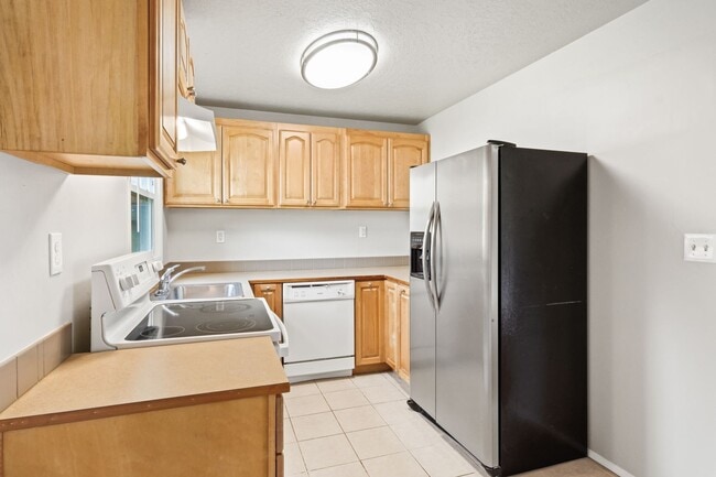 Photo - 9725 N Edison St Unit 9725