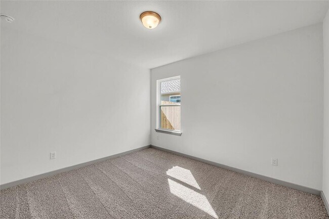 Photo - 250 Boatright Blvd