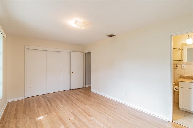 Photo - 4511 S Cameron Ave