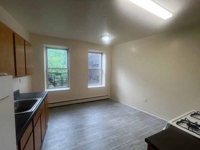Photo - 9 Fabyan Pl Unit 3C