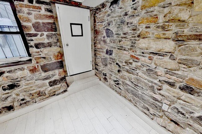 Photo - 345 E 5th St Unidad B