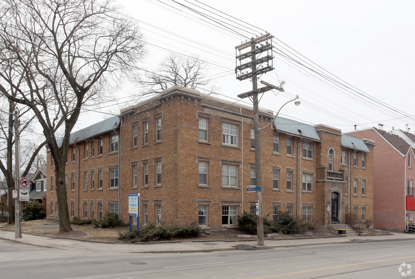 Photo - Georgian Arms