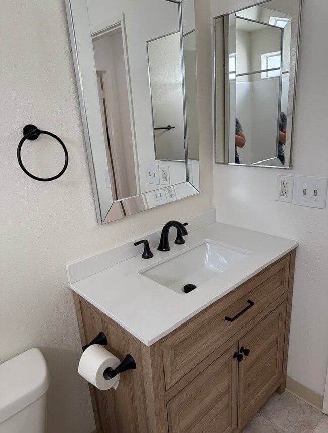 Photo - 14551 Vose St Unidad C