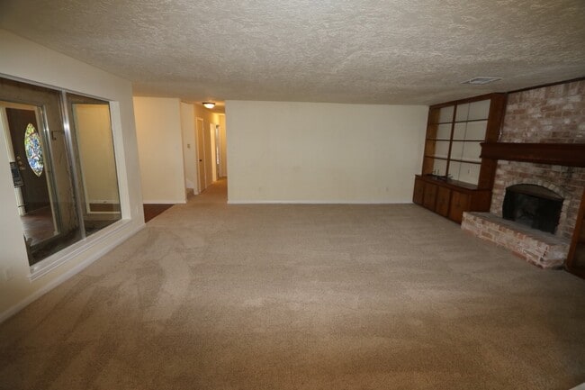 Photo - 2319 Quail Valley E Dr