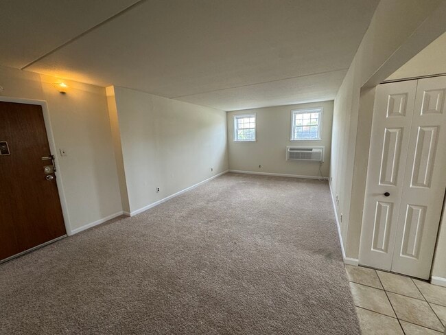 Living Room - 2 S Swarthmore Ave Unit A1