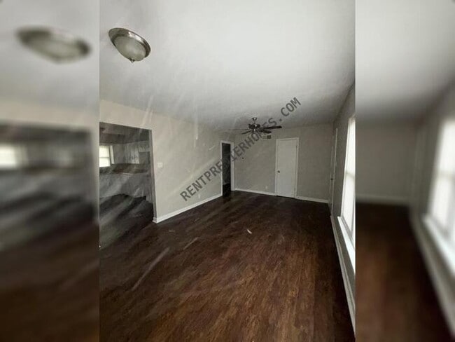 Photo - 1501 School Dr