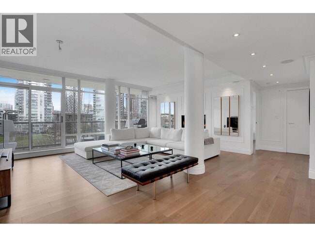 426 Beach Crescent Unit 701