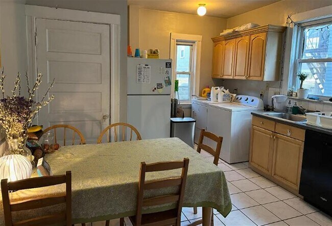 Photo - 183 College Ave Unidad 1