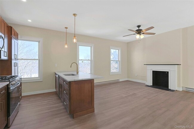 Photo - 77 S Broadway Unidad 2