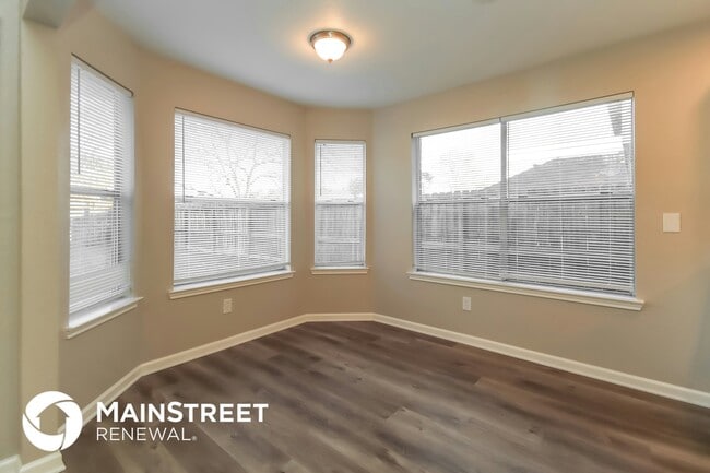 Photo - 4023 Almond Lake Dr