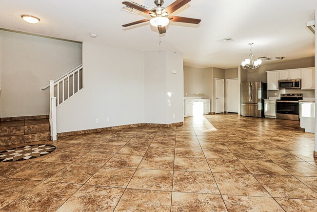 Photo - 10024 W Kingman St