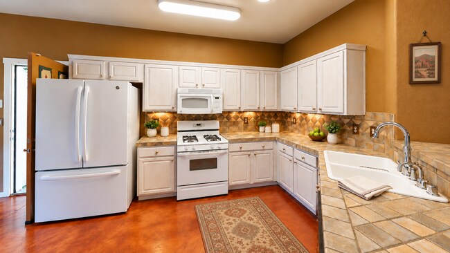 5 Ocotillo Place