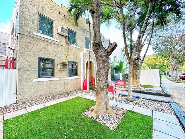 Photo - 2153 SW 14th Terrace Unidad 1