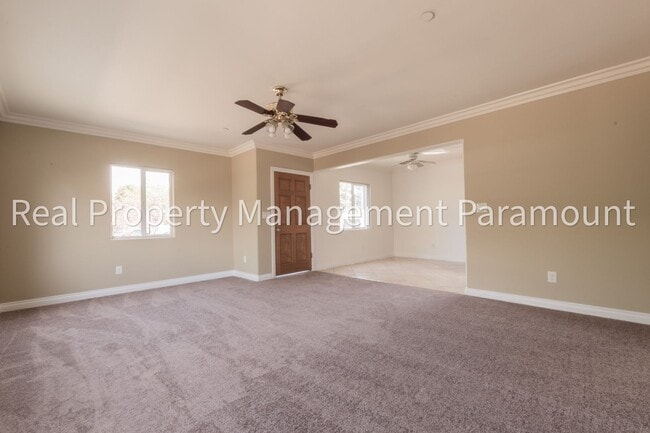 Photo - 3831 Wall St Unidad 3831