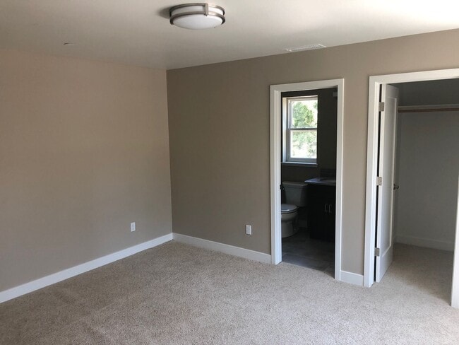 Photo - Thomas Cross Unidad 416 1/2 J Street