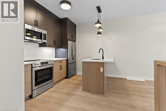 Photo - 2 Pipers Green Ct