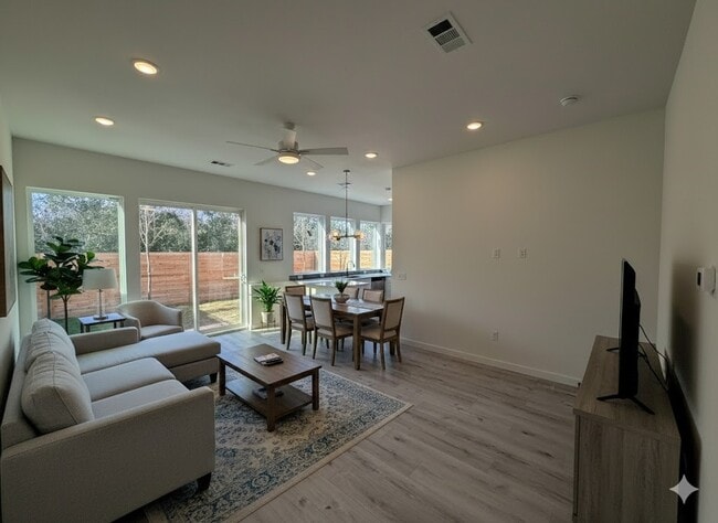 Photo - 2000 Riverside Farms Rd