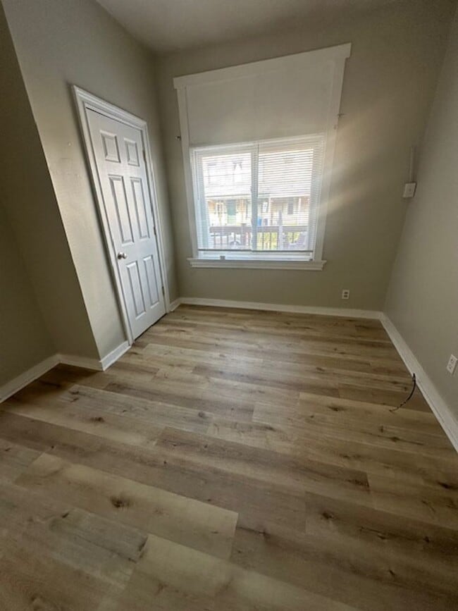 Photo - 4 Bed, 2 Bath in Oakland- Available Aug 1-...
