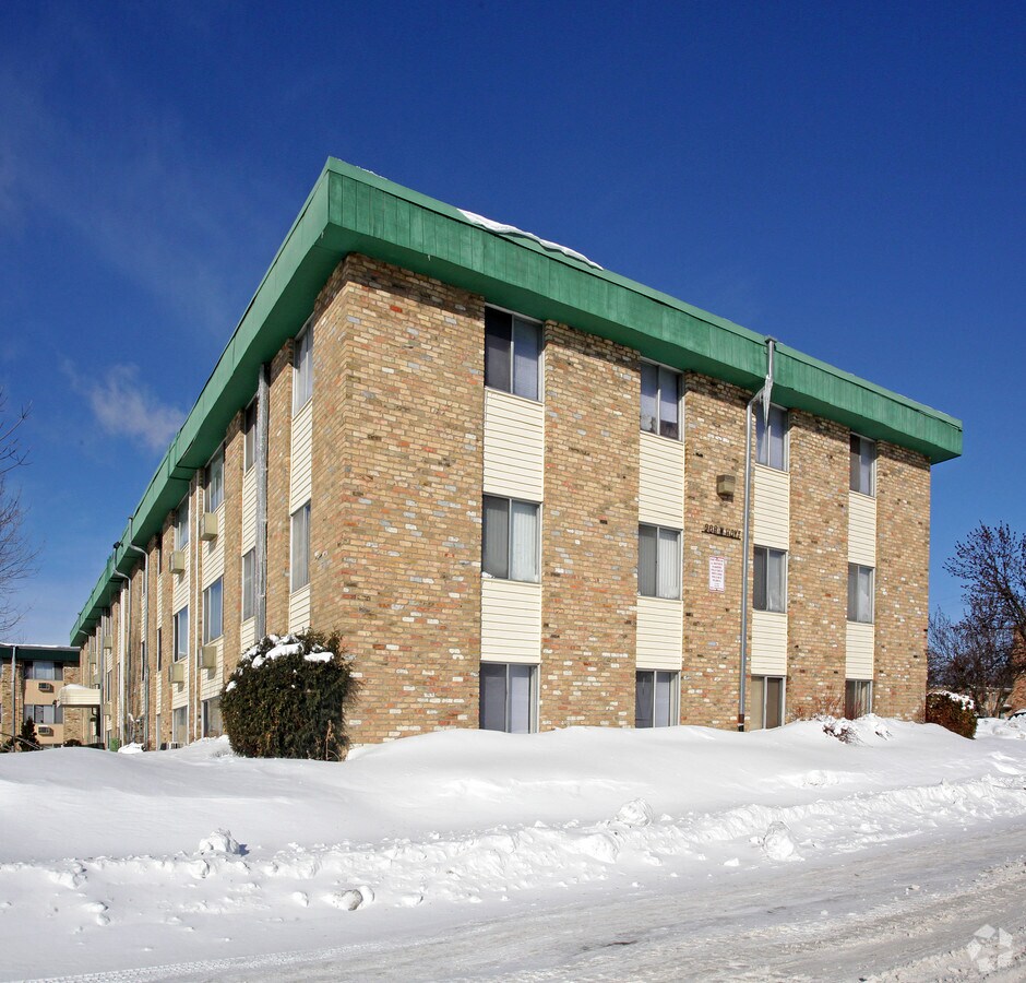 Village Green - Village Green Apartments
