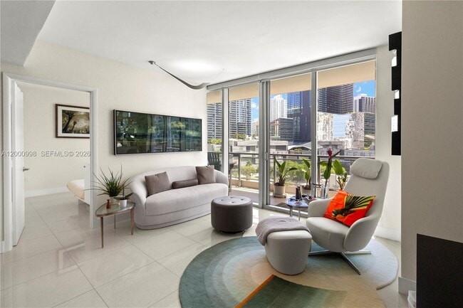 Photo - 92 SW 3rd St Unidad 1202