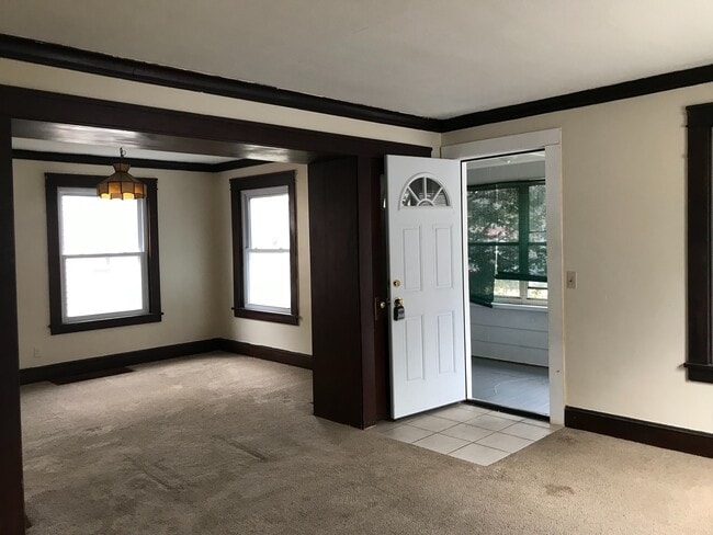 Photo - DREAM LOCATION !! LOOKS LIKE PRIVET ROAD !!!