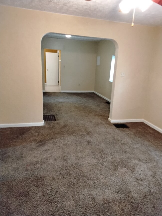 Photo - 76 N Hatfield St