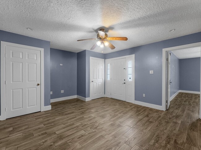 Photo - 3010 Glen Spring Dr