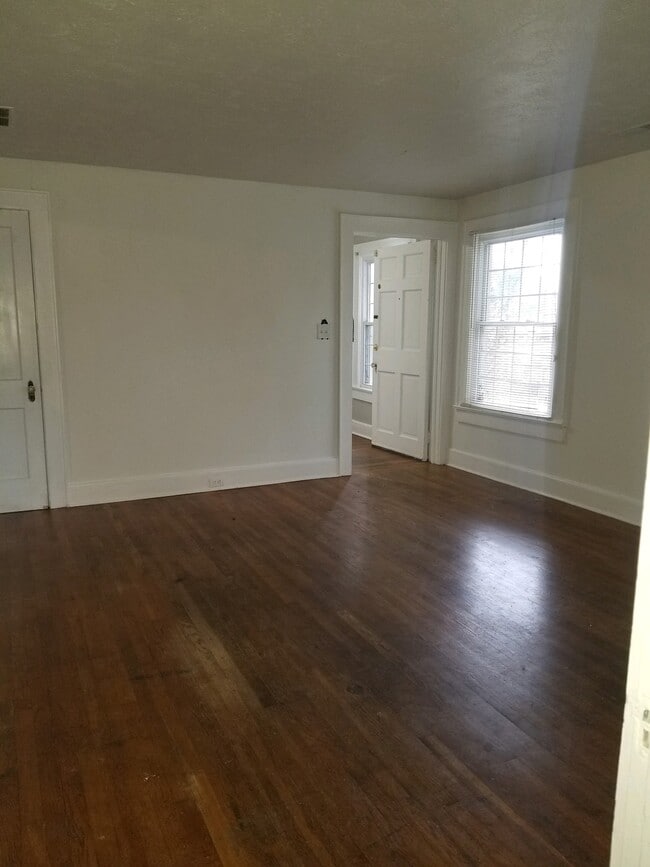 Living Room - 119 Griffin Dr Unit #4