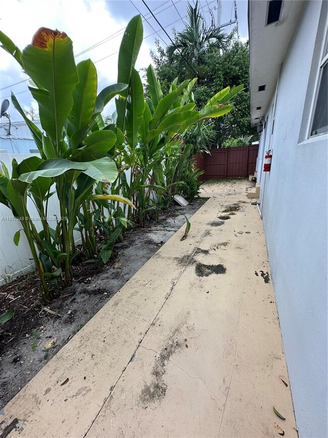 Photo - 1412 NE 12th St Unit 1412