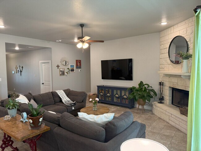 Photo - Beautiful 4 Bedroom 2 Bath Home