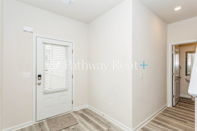 Photo - 463 Prescott Wy