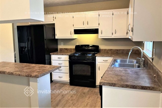 Photo - 1747 Vertex Dr SW