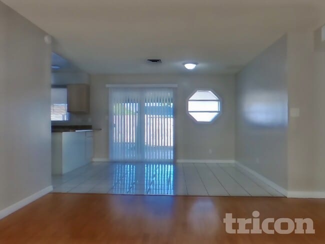 Photo - 1824 W Cheyenne Dr