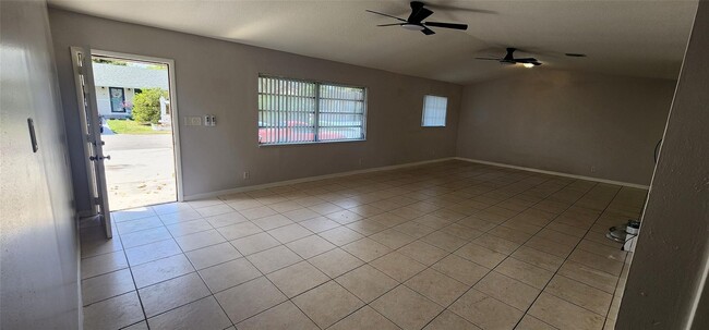 Photo - 2005 SW 99th Ave